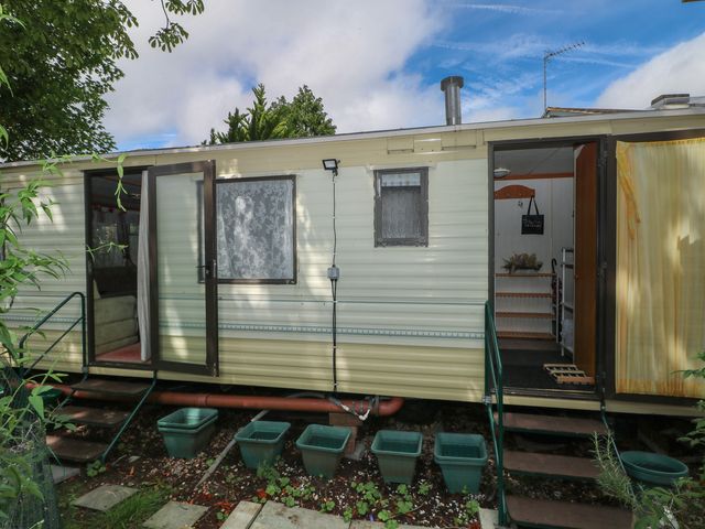 10 Cater Gardens - 1205899 - photo 2