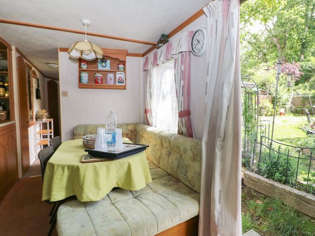 10 Cater Gardens - 1205899 - photo 4