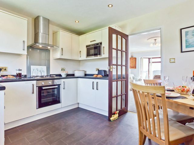 Lothlorien in Grange over Sands with Bay Views - 1206269 - photo 2