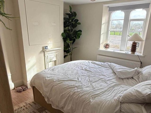 Cotswolds Castle Sleeps 8 with Enclosed Garden - 1206281 - photo 5