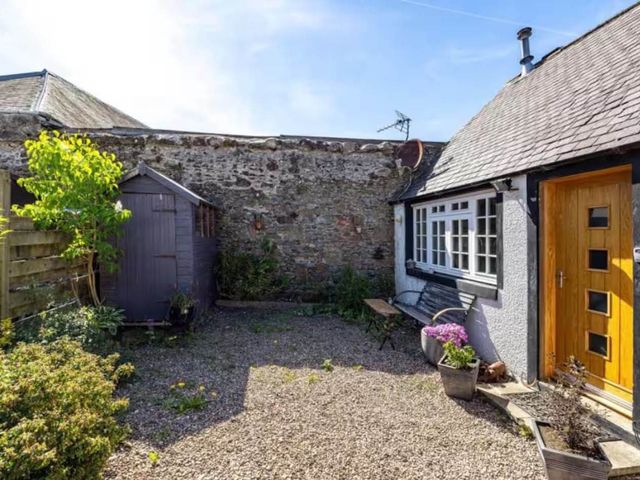 2 Bed Cottage Sleeps 4  Parking Wifi - 1206283 - photo 3