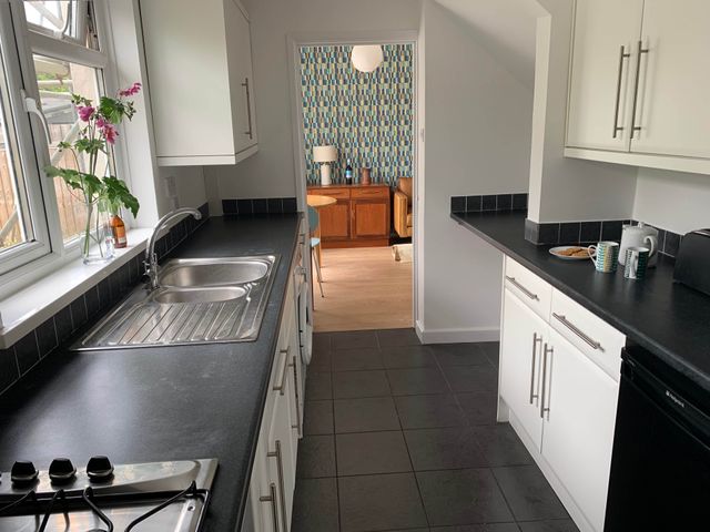 2 Bed Sleeps 4 Parking Pets 10 min walk to Beach - 1206287 - photo 5