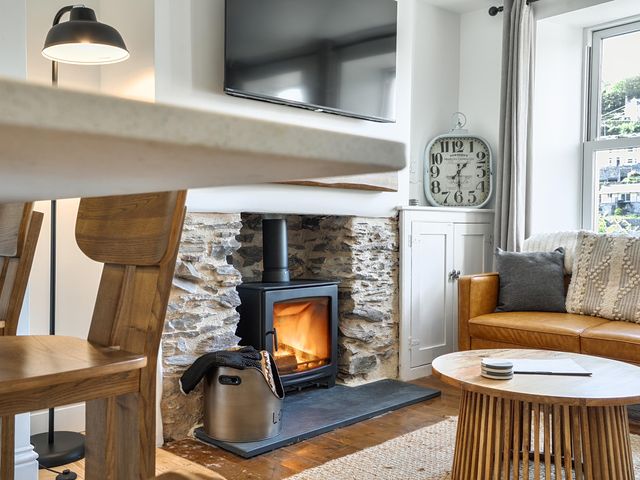 Looe Cottage Seaside views log fire sleeps 4 - 1206292 - photo 2