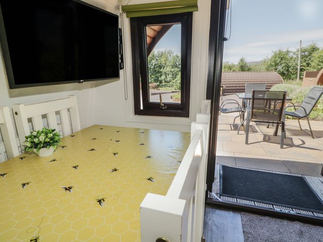 Gortin Glen Glamping Pod 2 - 1206423 - photo 4