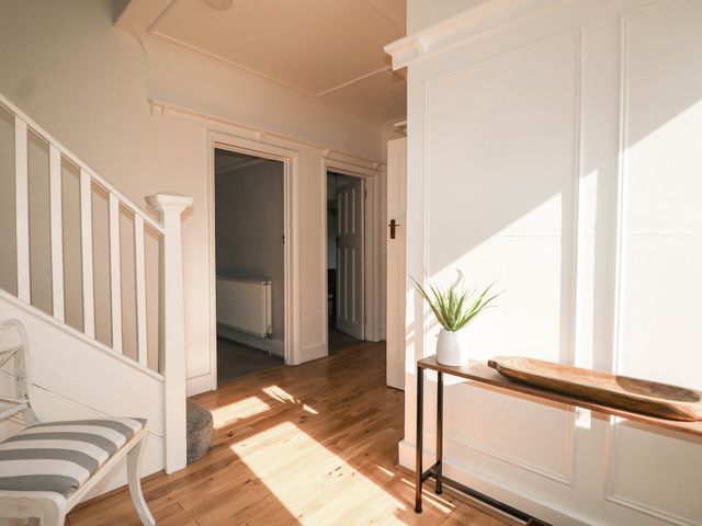 41 Terminus Avenue - 1206777 - photo 5