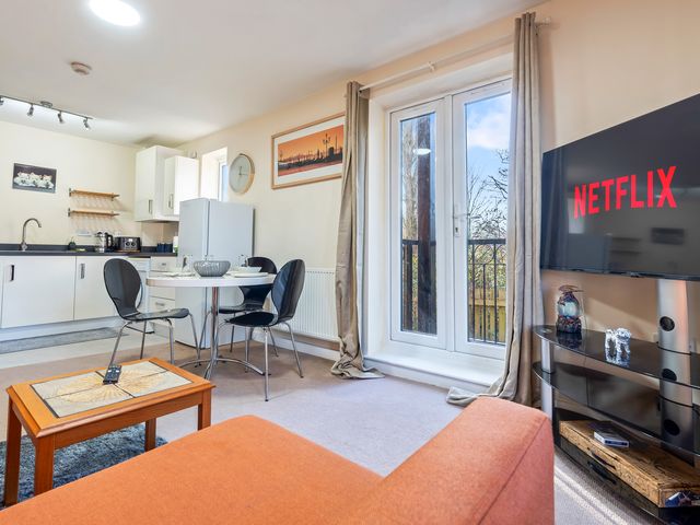 Flat 34 Herbert James Close - 1206799 - photo 3