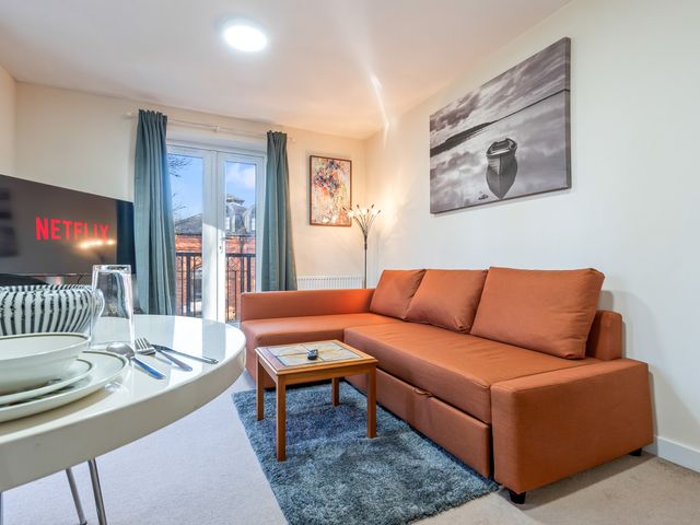 Flat 34 Herbert James Close - 1206799 - photo 2