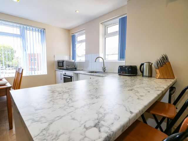 90 A Station Road - 1206817 - photo 4