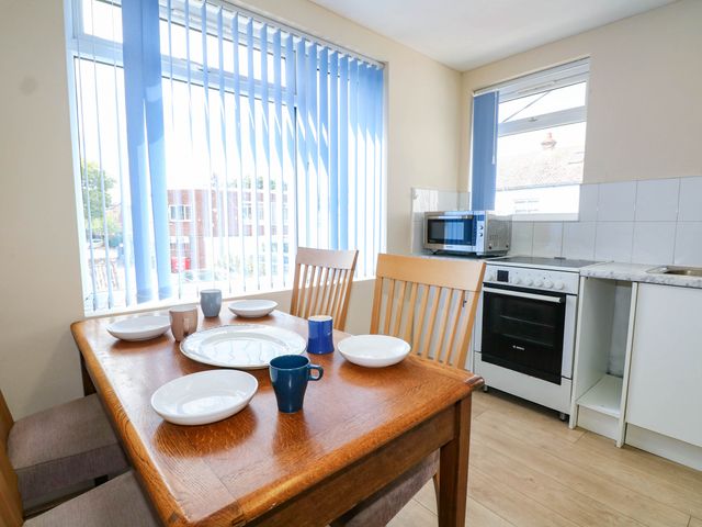 90 A Station Road - 1206817 - photo 5