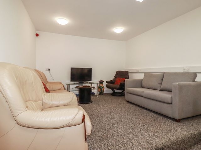 Newseal House - 1207001 - photo 3