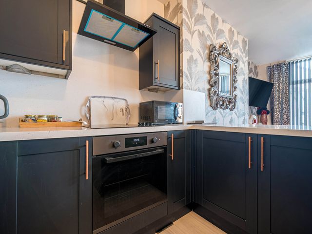 Ground Floor 1Bed Apartment at SeaCote - 1207162 - photo 3