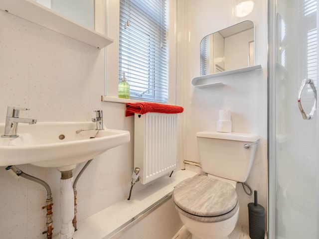 First Floor Studio Apartment at SeaCote - 1207166 - photo 4