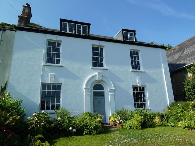 A house with a garden at Beautiful 6Bed Sleeps 12 Stunning Views in Lynton