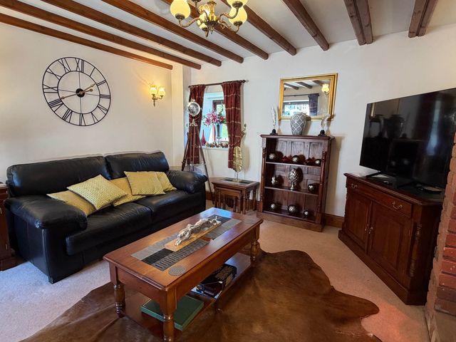 Barn Sleeps 4 Parking Near Alton Towers Peak Dist - 1207180 - photo 2