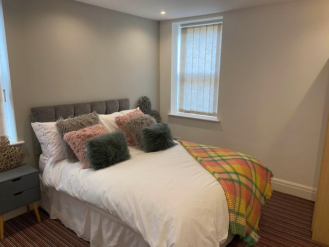 Blackpool 4 Beds Sleeps 10 Pet Friendly - 1207181 - photo 4