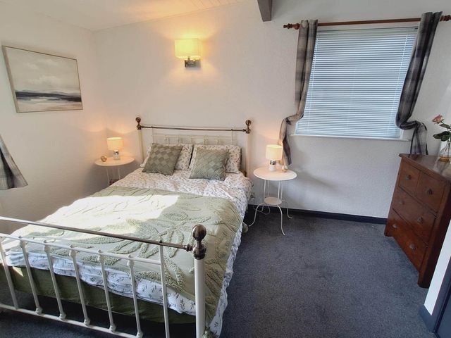 Forest Retreat Sleeps 4 2Bed with Parking - 1207189 - photo 4