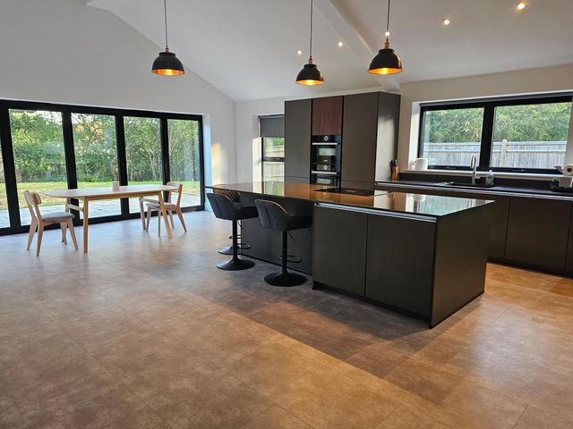 Luxury Kent Bungalow Retreat Sleeps 12 - 1207209 - photo 3