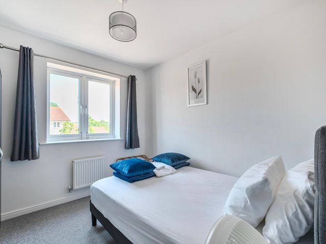 House Sleeps 6 Enclosed Garden Pet Friendly - 1207226 - photo 5