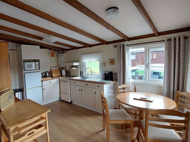 Number 8  Lodge Caer Beris - 1207239 - photo 3