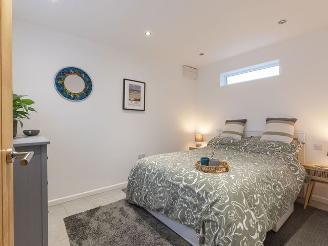 1Bed Coastal Retreat Sleeps 2 Parking Wifi - 1207243 - photo 4