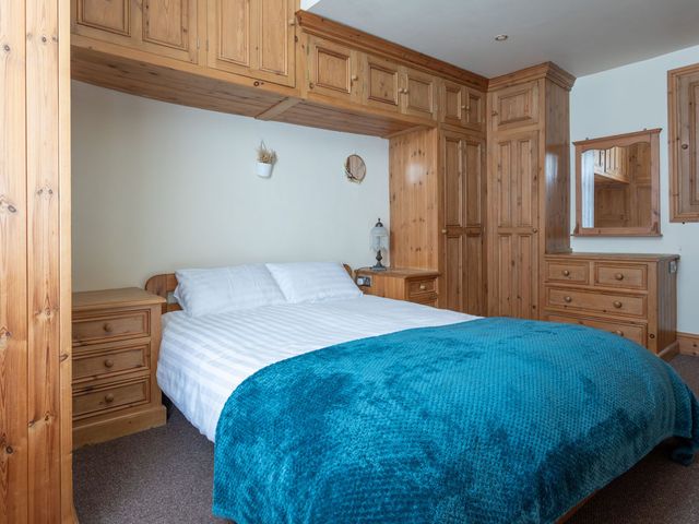 Haworth Village House Sleeps 6 Parking Pets - 1207247 - photo 4
