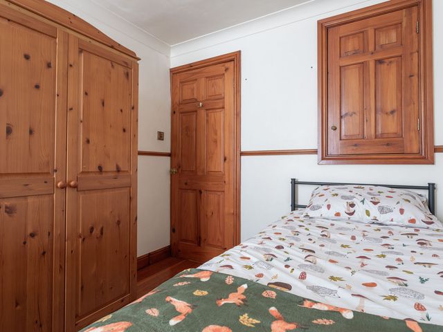 Haworth Village House Sleeps 6 Parking Pets - 1207247 - photo 5