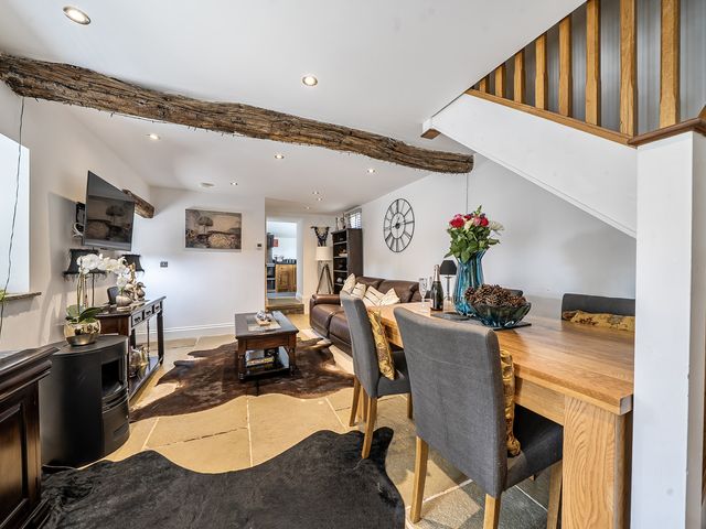 Barn Sleeps 4 Parking Near Alton Towers - 1207253 - photo 3