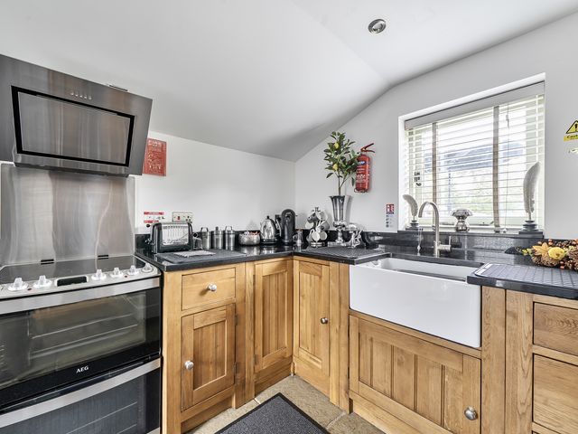 Barn Sleeps 4 Parking Near Alton Towers - 1207253 - photo 4