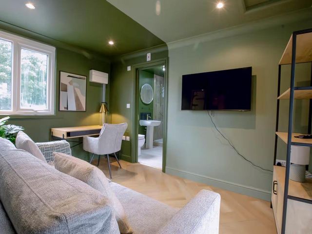 1 Bedroom Apartment Sleeps 2  Pets Welcome - 1207268 - photo 2