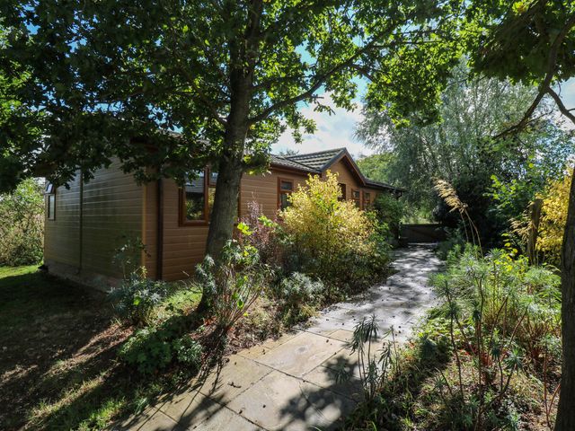 Oak Lodge - 1207596 - photo 2
