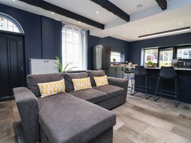 2 Makant Street - 1207697 - photo 3