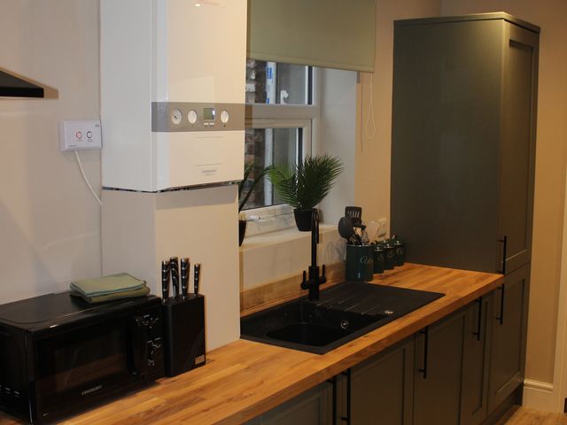 Blackburn Heights Apartment 1 - 1207928 - photo 4