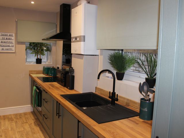 Blackburn Heights Apartment 1 - 1207928 - photo 5
