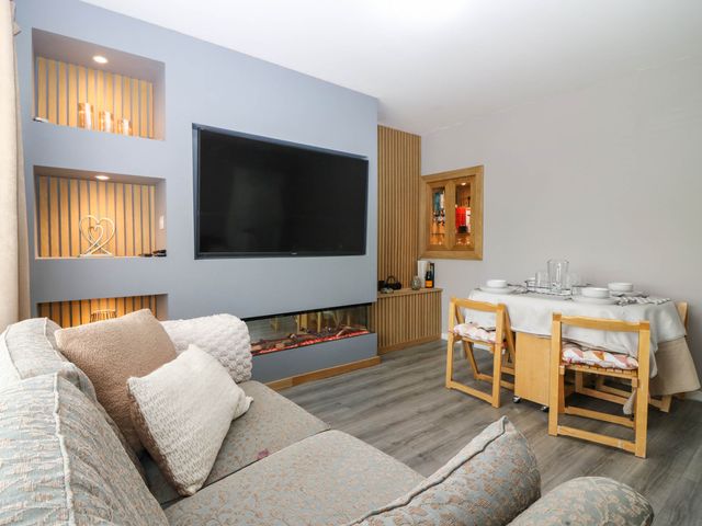 6 Niddrie Marischal Road - 1207960 - photo 2