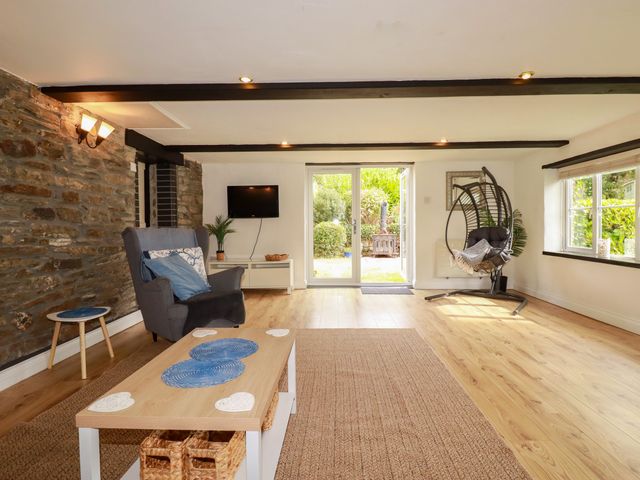 Honey Bee Cottage - 1208000 - photo 5