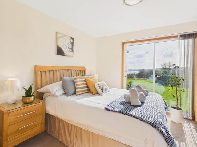 Apartment Sleeps 4 Enclosed Garden Pets Welcome - 1208293 - photo 5