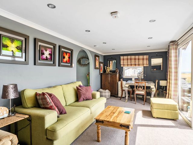 2Bed Chalet Sleeps 5 Dogs Free Parking SeaView - 1208299 - photo 2
