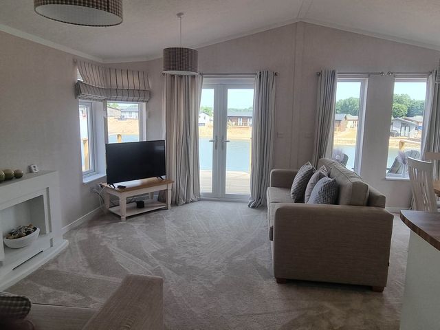 Pet Friendly 2Bed Luxury Lodge in Routh HotTub - 1208300 - photo 4