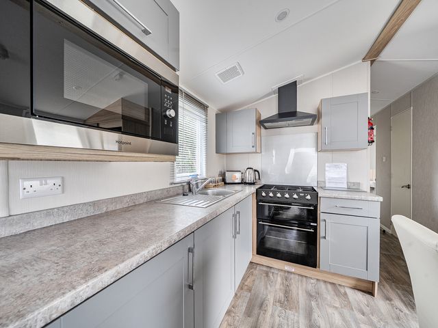 Primrose Valley 3Bed Caravan Sleeps 8 Pets Ok - 1208303 - photo 3