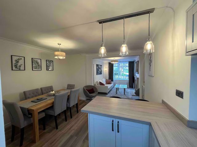 Charming 3Bed Cottage  Private Garden Parking - 1208307 - photo 4