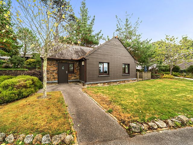 2bed sleeps4 pool freeparking Trenythonestate - 1208311 - photo 1 