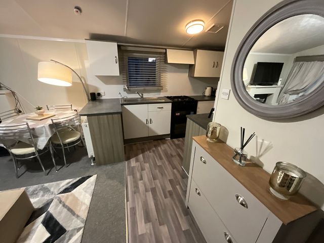 Seaview Caravan 2 Bedroom Sleeps 6  WiFi Smart Tv - 1208328 - photo 3