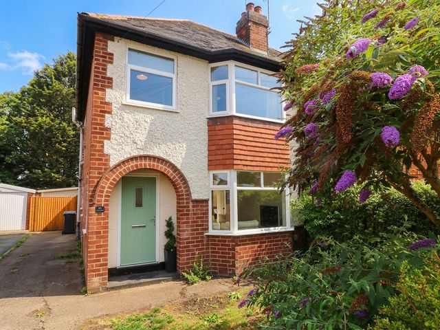 A house with a front door and garden at No.40 Rufford Road in Ruddington