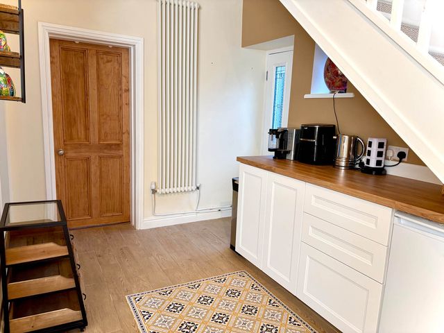 5 Guests  2 Bedrooms  Free Parking 1min Beach - 1209044 - photo 3
