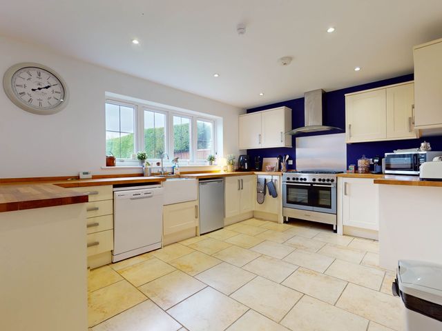 5 Bedroom Home Sleeps 16 Ideal for Groups - 1209048 - photo 2