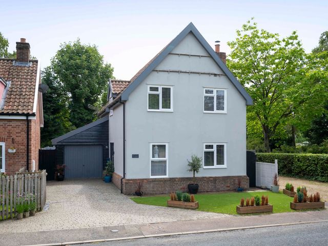 A house with a garage and garden at Detached House in Quiet Village Pets Allowed Ashbocking near Otley, Suffolk