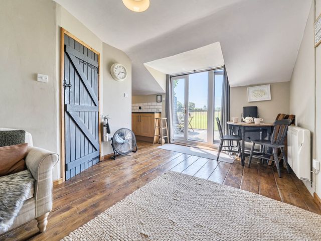 Hayloft Sleeps 3 with Enclosed terrace - 1209063 - photo 3