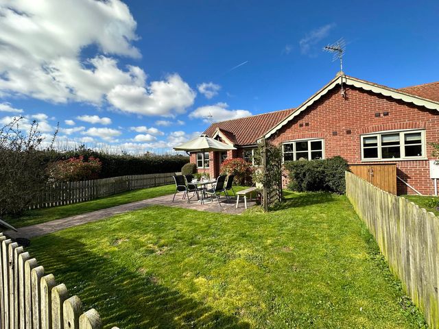 Cottage Sleep 4 Pet Friendly Enclosed Garden - 1209080 - photo 2