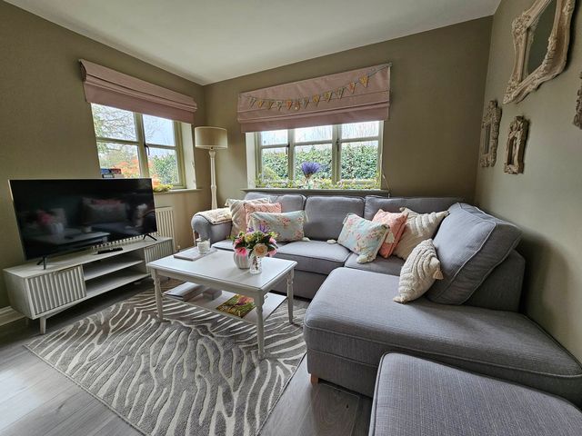 Cottage Sleep 4 Pet Friendly Enclosed Garden - 1209080 - photo 3