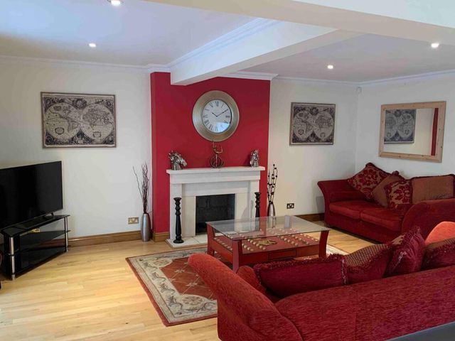 2Bedroom Cottage with 2 Ensuites Sleeps 6 Wifi - 1209081 - photo 2